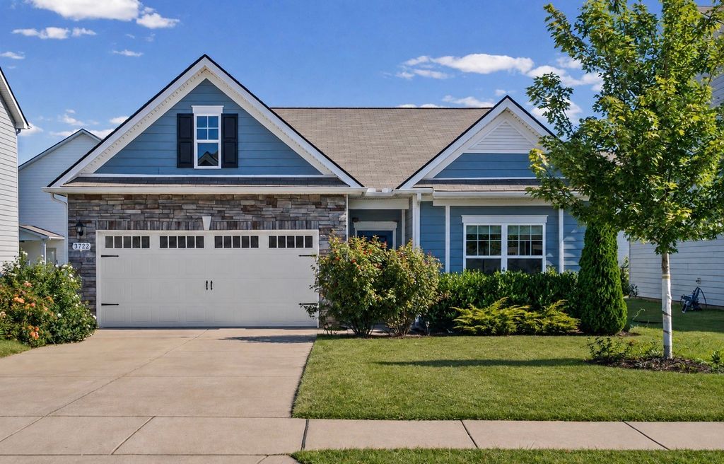 3722 Pelham Wood Dr, Murfreesboro, TN 37128