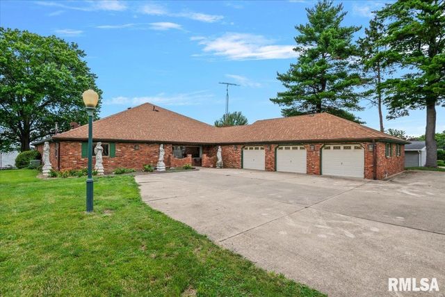 1013 E LAKE SHORE Drive, Springfield, IL 62712