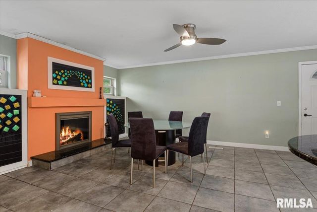 1013 E LAKE SHORE Drive, Springfield, IL 62712