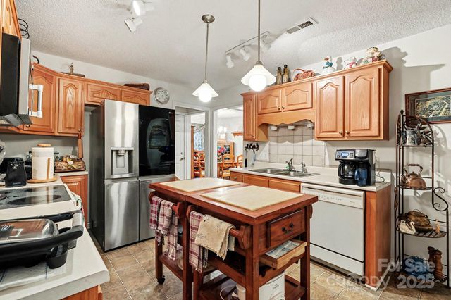 185 Fairfield Lane, Salisbury, NC 28146