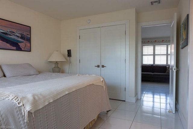 550 Broad AVE S 550, Naples, FL 34102