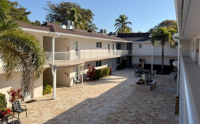 550 Broad AVE S 550, Naples, FL 34102