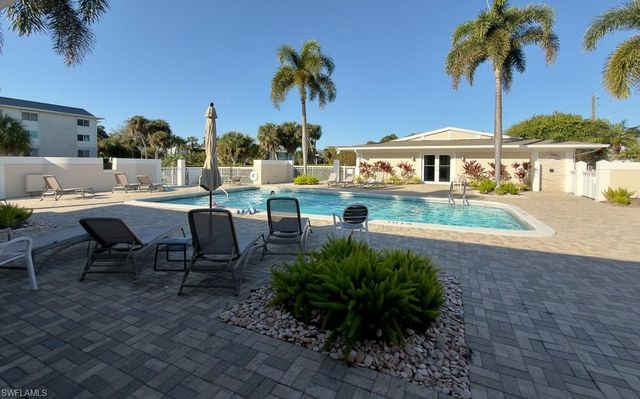 550 Broad AVE S 550, Naples, FL 34102