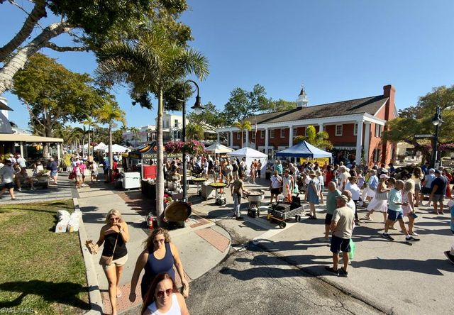 550 Broad AVE S 550, Naples, FL 34102