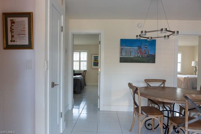 550 Broad AVE S 550, Naples, FL 34102