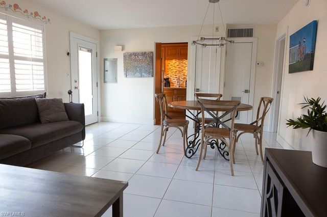 550 Broad AVE S 550, Naples, FL 34102