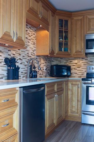 550 Broad AVE S 550, Naples, FL 34102