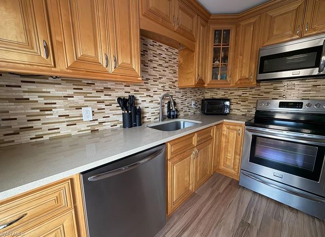 550 Broad AVE S 550, Naples, FL 34102