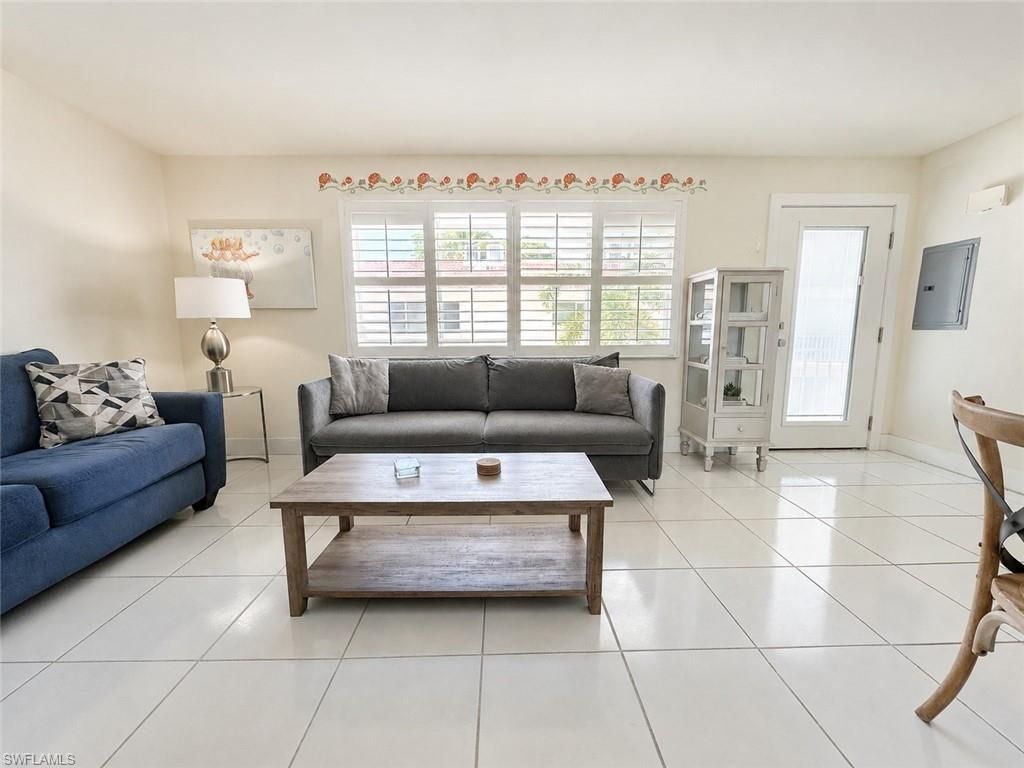 550 Broad AVE S 550, NAPLES, FL 34102 — photo 2