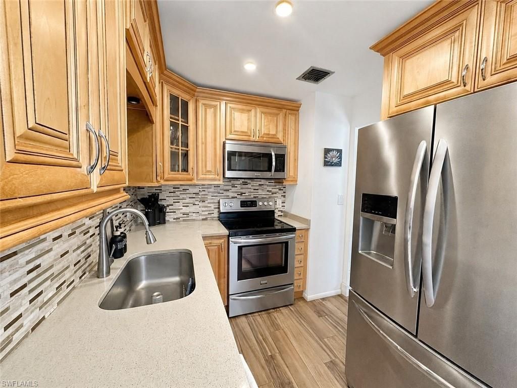 550 Broad AVE S 550, NAPLES, FL 34102 — photo 4
