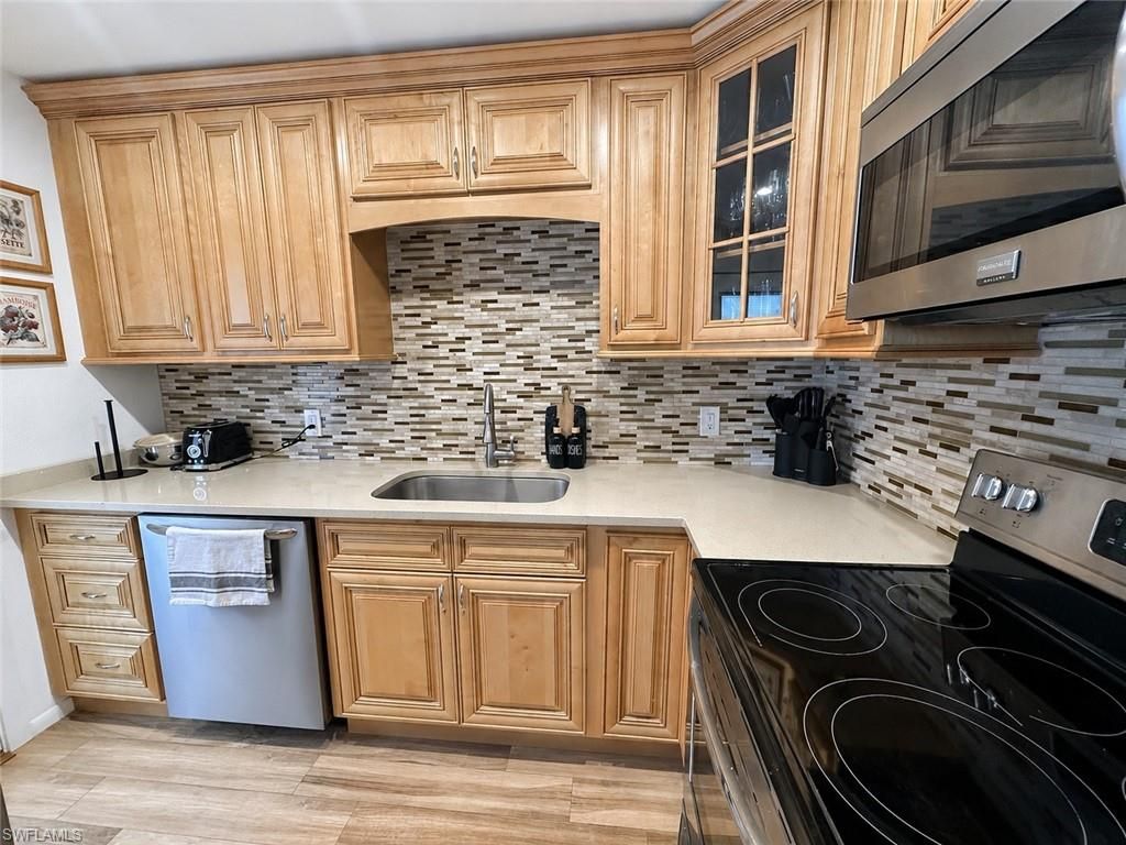 550 Broad AVE S 550, NAPLES, FL 34102 — photo 5