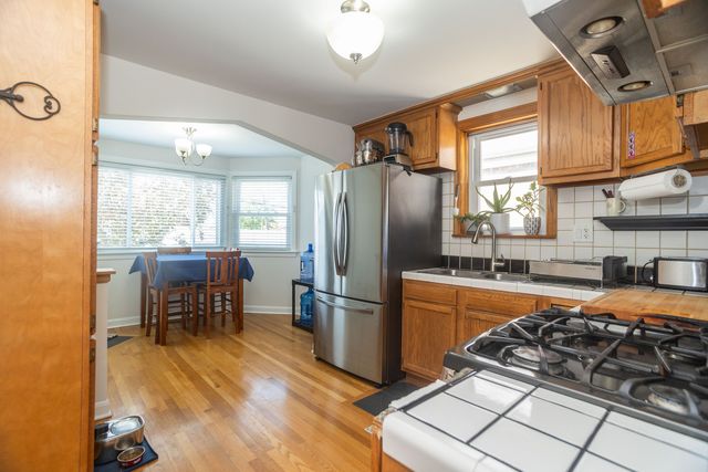 3754 N Nottingham Avenue, Chicago, IL 60634