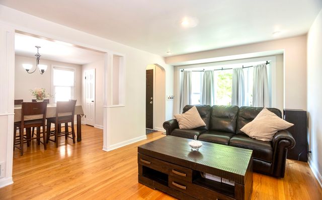 3754 N Nottingham Avenue, Chicago, IL 60634