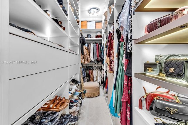 20281 E Country Club Dr TW7, Aventura, FL 33180