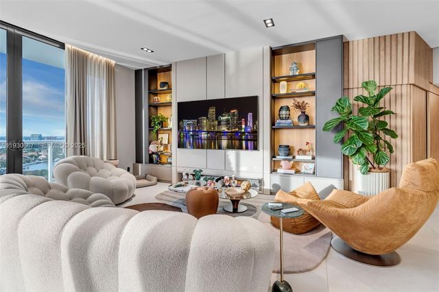 20281 E Country Club Dr TW7, Aventura, FL 33180