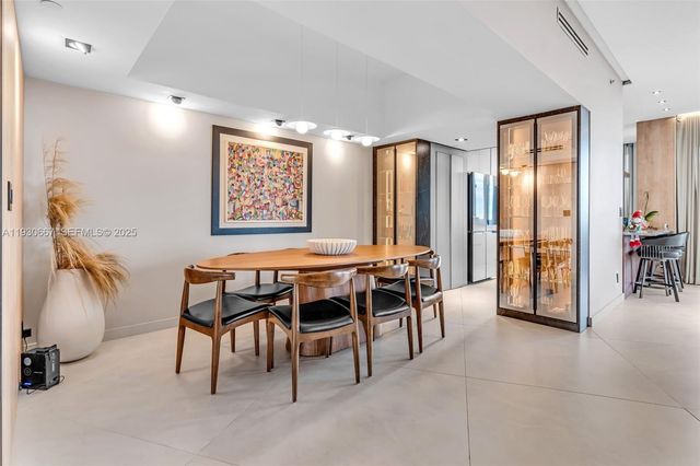 20281 E Country Club Dr TW7, Aventura, FL 33180