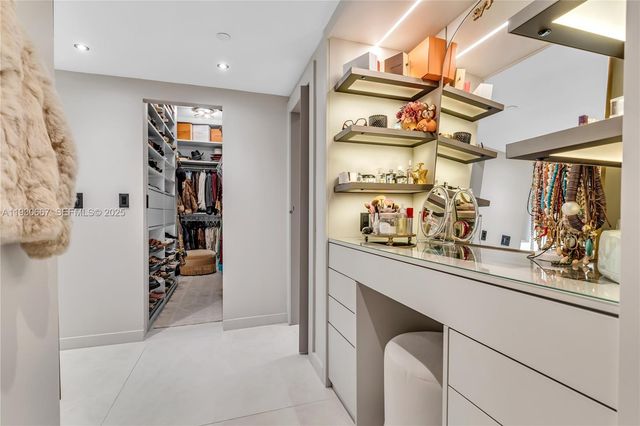 20281 E Country Club Dr TW7, Aventura, FL 33180