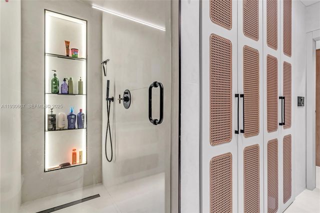 20281 E Country Club Dr TW7, Aventura, FL 33180