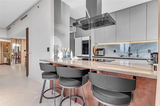 20281 E Country Club Dr TW7, Aventura, FL 33180