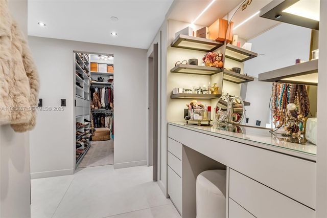 20281 E Country Club Dr TW7, Aventura, FL 33180