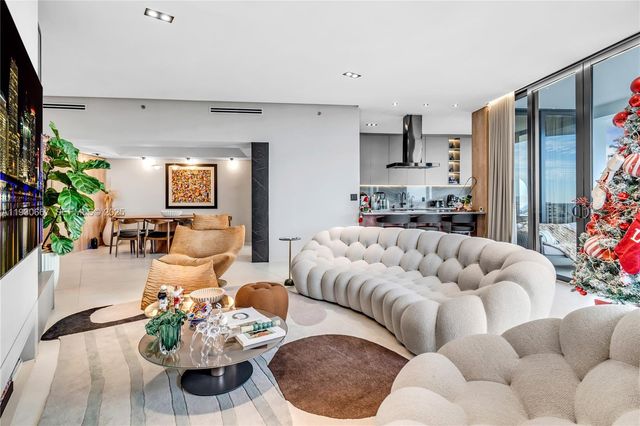 20281 E Country Club Dr TW7, Aventura, FL 33180