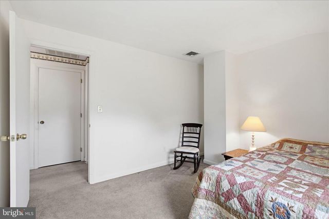 48 HIGHLAND DR, Lancaster, PA 17602