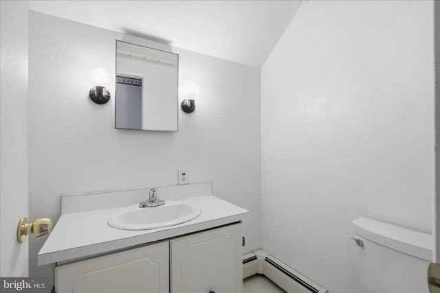 48 HIGHLAND DR, Lancaster, PA 17602