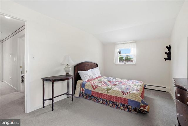 48 HIGHLAND DR, Lancaster, PA 17602
