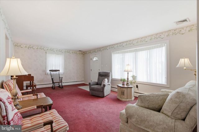 48 HIGHLAND DR, Lancaster, PA 17602