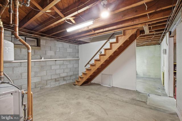 48 HIGHLAND DR, Lancaster, PA 17602
