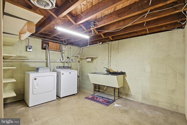48 HIGHLAND DR, Lancaster, PA 17602