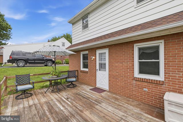 48 HIGHLAND DR, Lancaster, PA 17602