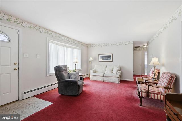 48 HIGHLAND DR, Lancaster, PA 17602