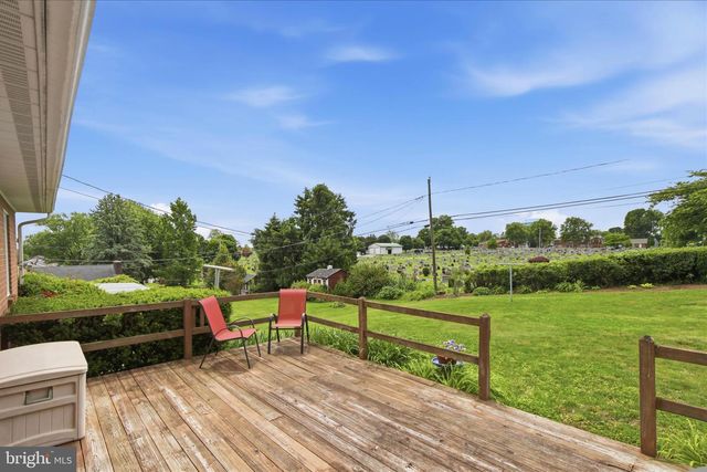48 HIGHLAND DR, Lancaster, PA 17602