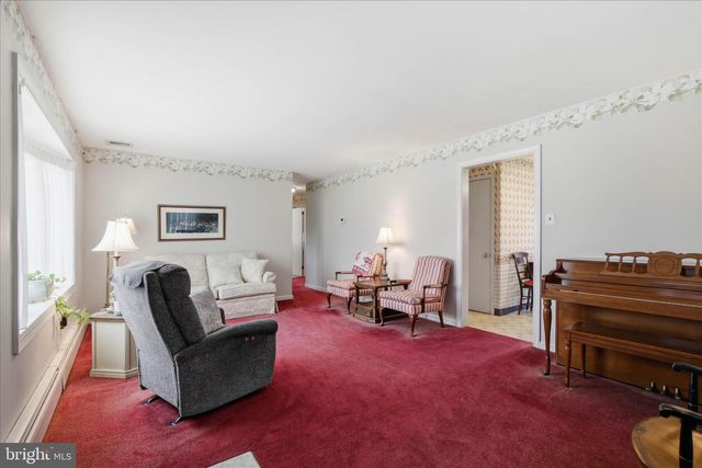 48 HIGHLAND DR, Lancaster, PA 17602