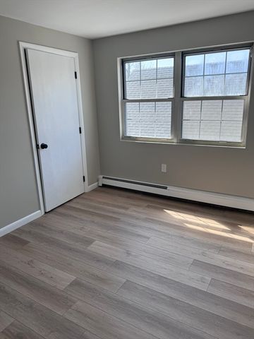 1099 River St 3, Boston, MA 02136