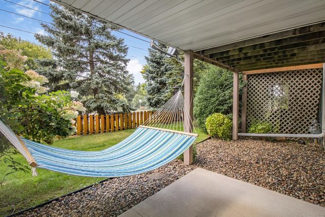 1105 Iris Drive, White Bear Lake, MN 55127