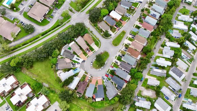 4244 Pine Hollow Cir, Green Acres, FL 33463