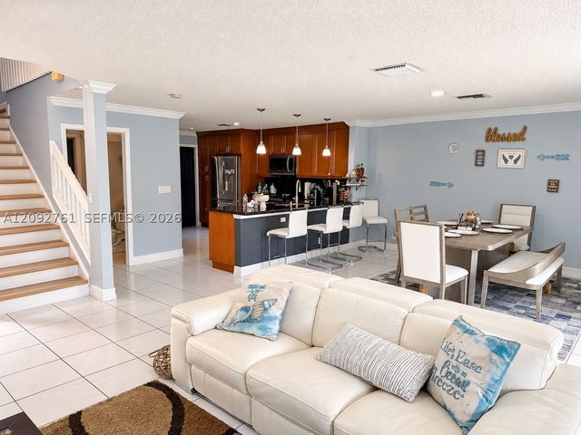 4244 Pine Hollow Cir, Green Acres, FL 33463