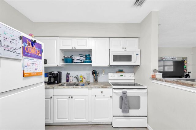1930 29TH STREET, Sarasota, FL 34234