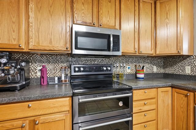 2389 Maple Hedge Way, Columbus, OH 43219