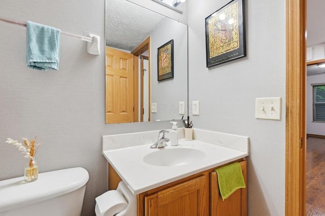2389 Maple Hedge Way, Columbus, OH 43219