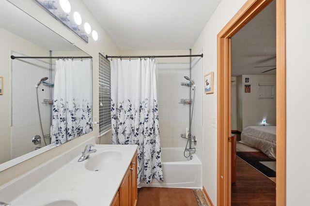 2389 Maple Hedge Way, Columbus, OH 43219