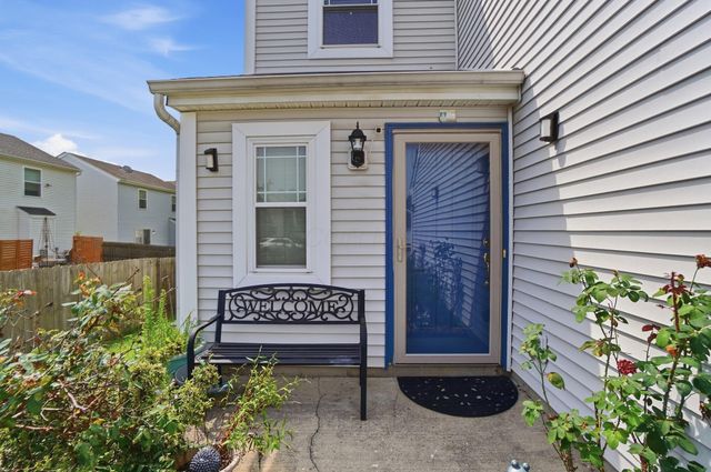2389 Maple Hedge Way, Columbus, OH 43219