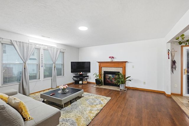 2389 Maple Hedge Way, Columbus, OH 43219