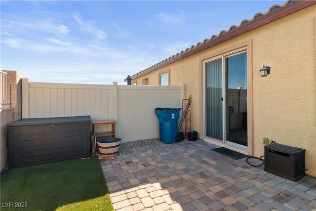 2722 Chinaberry Hill Street, Laughlin, NV 89029