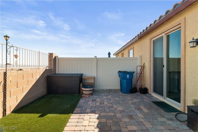 2722 Chinaberry Hill Street, Laughlin, NV 89029