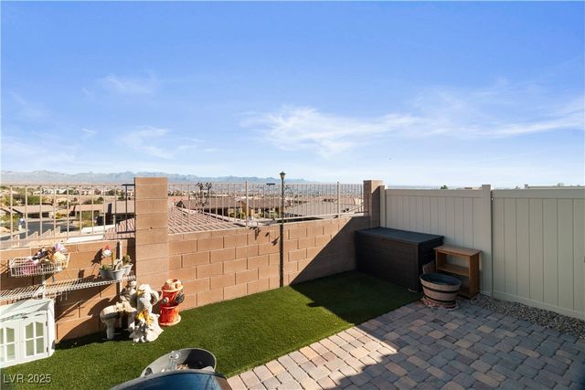 2722 Chinaberry Hill Street, Laughlin, NV 89029