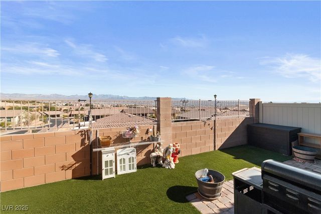 2722 Chinaberry Hill Street, Laughlin, NV 89029