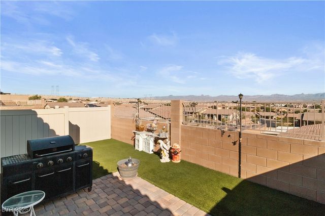 2722 Chinaberry Hill Street, Laughlin, NV 89029